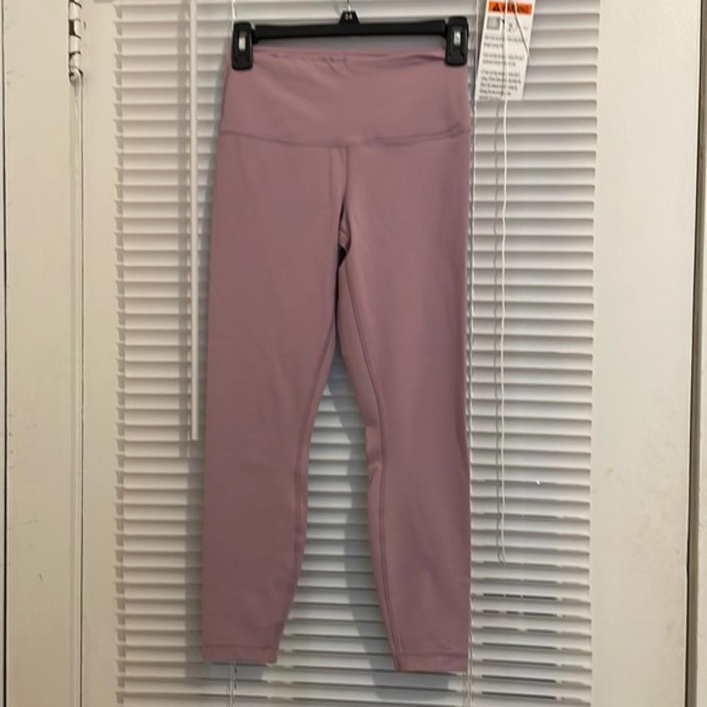 yogalicious lux cropped mauve leggings!